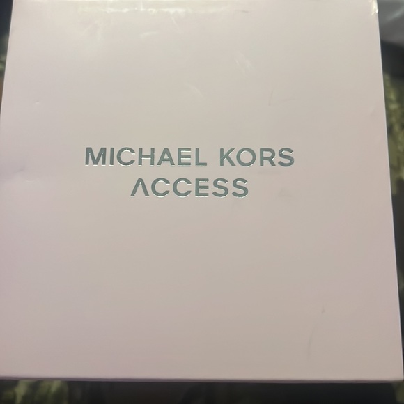 Like Brand new barely worn rose gold color - Picture 2 of 5